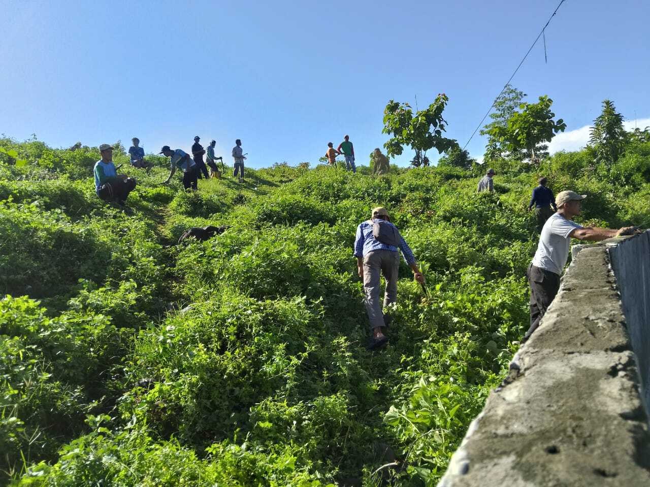 Kegiatan Jumat Bersih di TPU Dusun Berkah Desa O,o